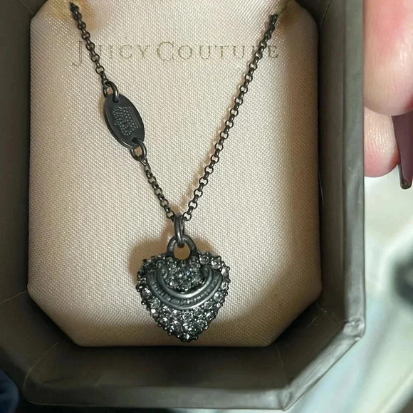 Vintage Juicy Couture Heart Necklace - Picture 2 of 9